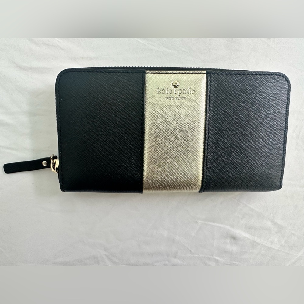 Kate Spade Leather Zippable Wallet Black W/Gold Classic & Clean
